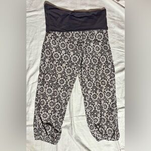 Lululemon Athletica “Om Pant” Twiggy Nimbus / Soot Light Sz 8